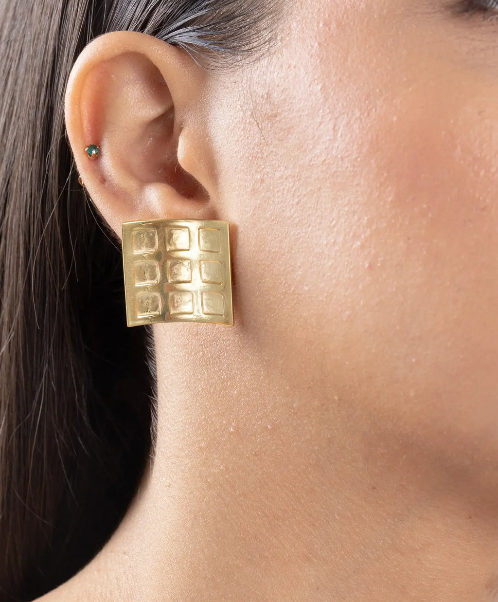 Kitthh Wide Studs