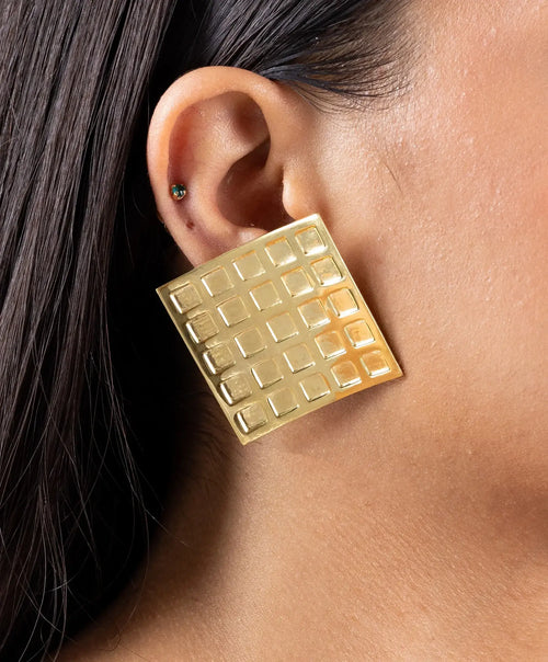 Kitthh Mega Studs