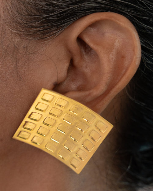 Kitthh Mega Studs