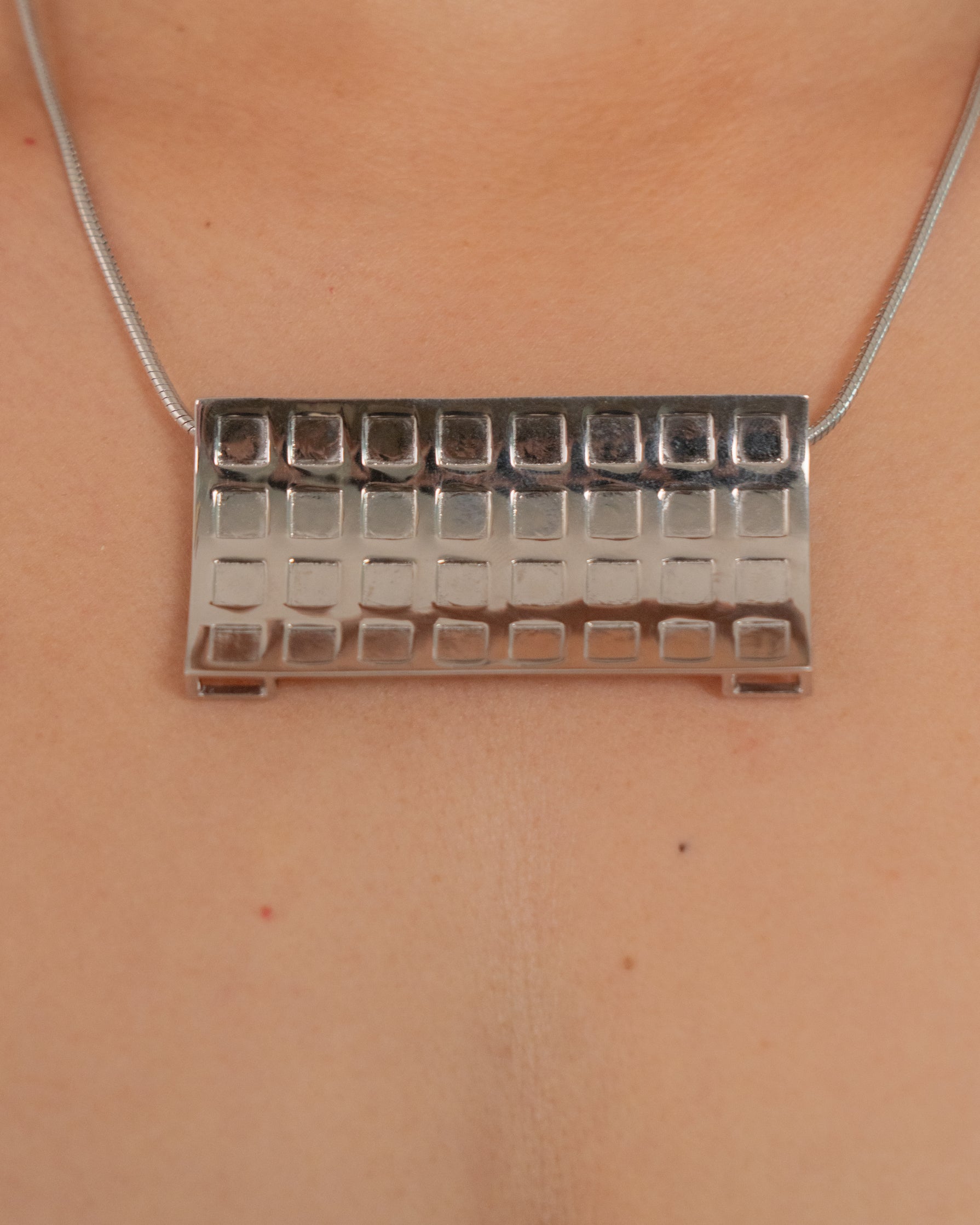 Kitthh Mega Pendant