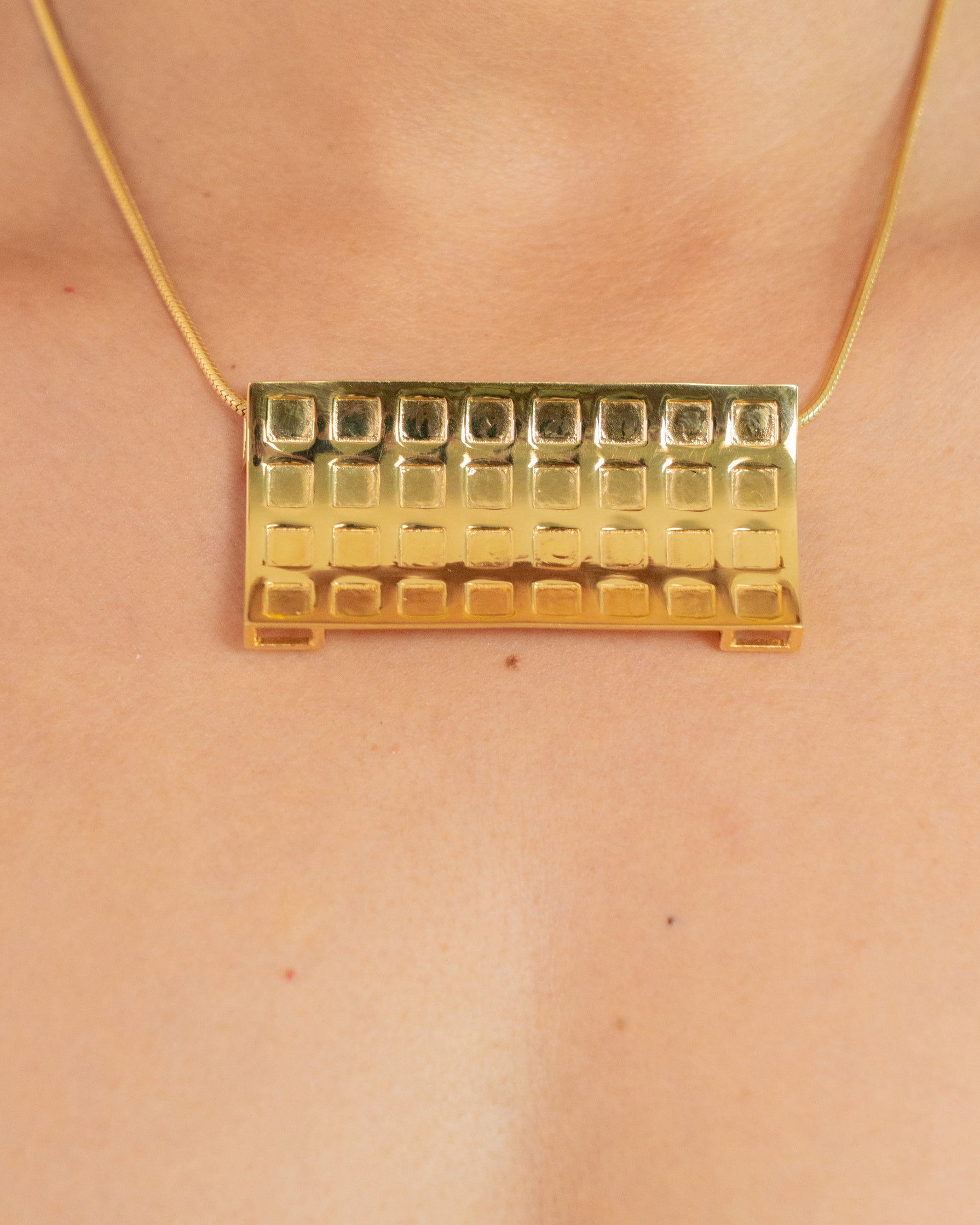 Kitthh Mega Pendant