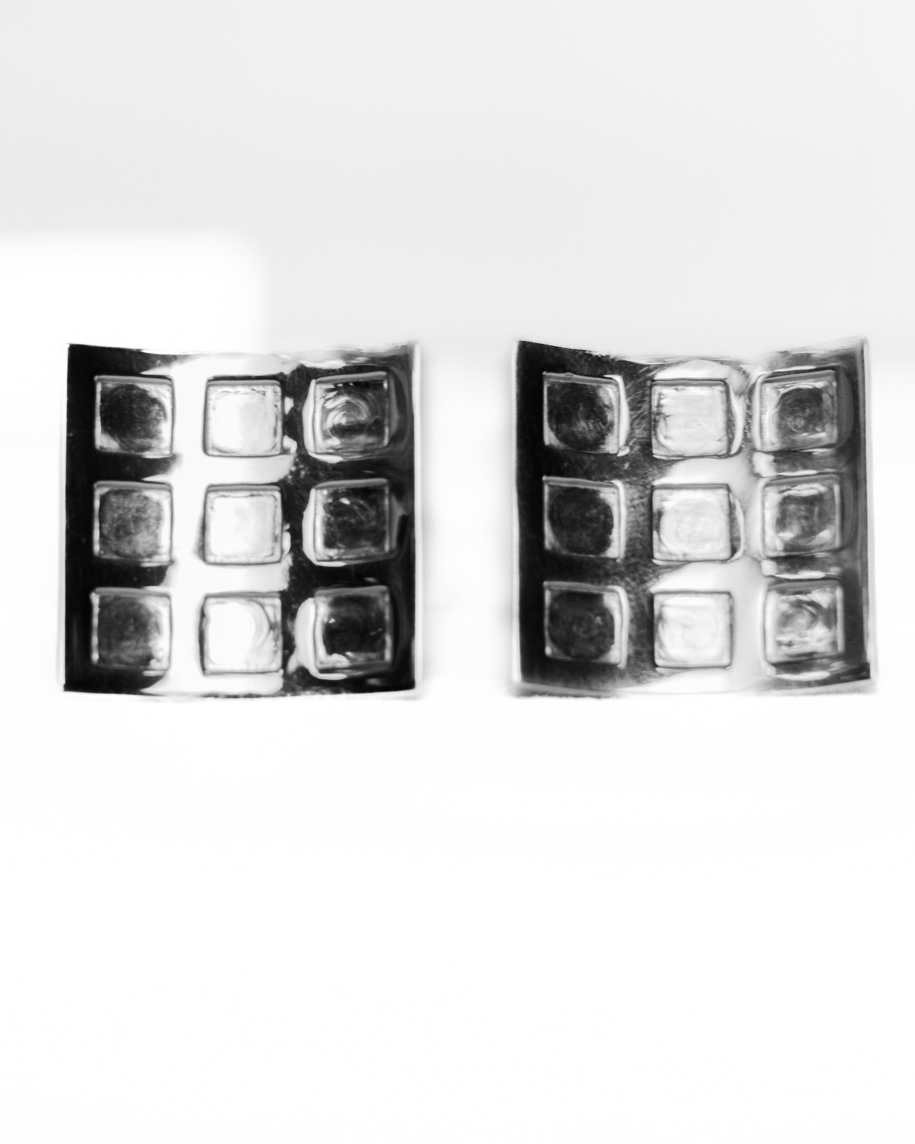 Kitthh Wide Studs
