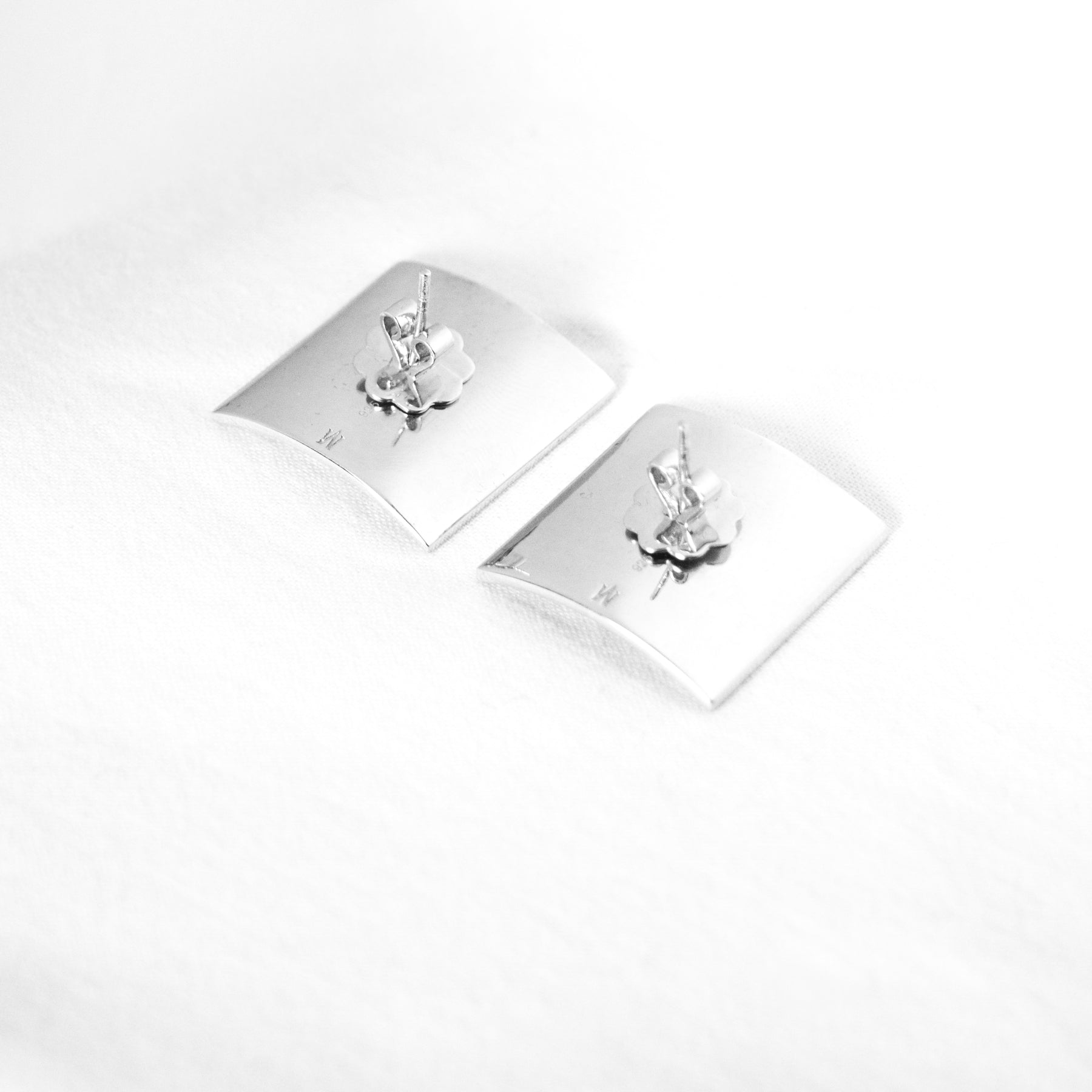 Kitthh Wide Studs