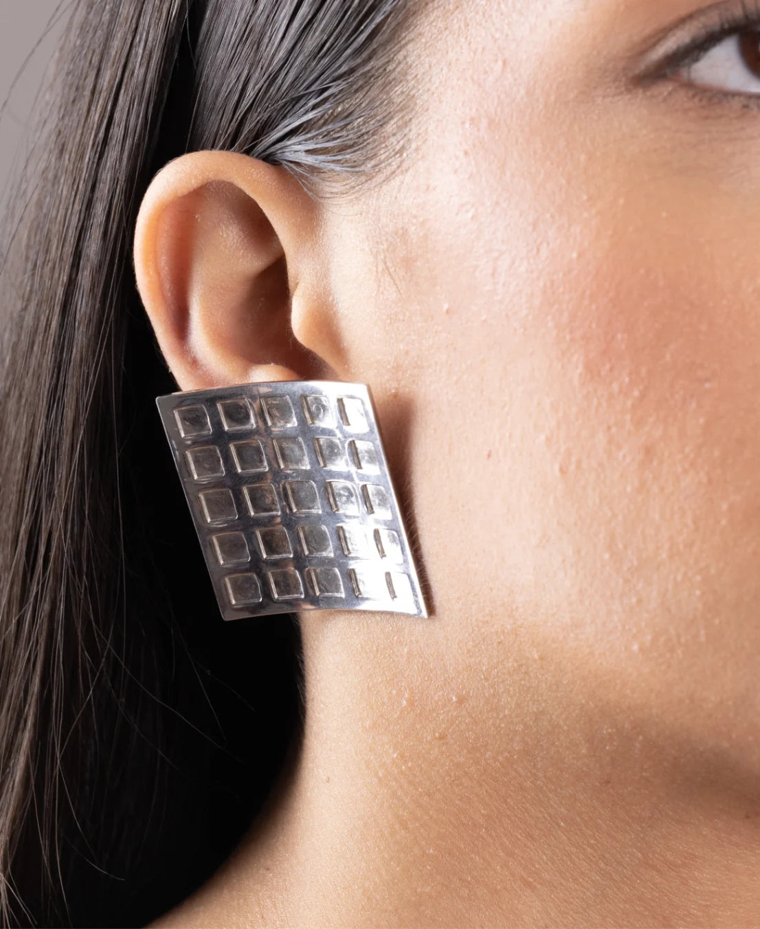 Kitthh Mega Studs